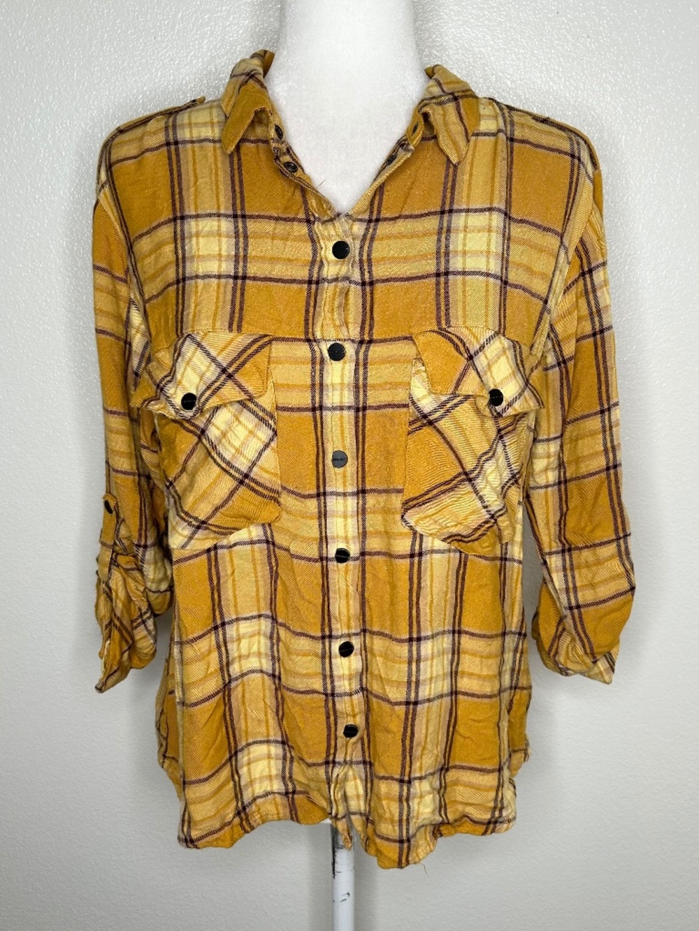 Buy with confidence! Good pre owned condition lightweight pullover top. Size XL